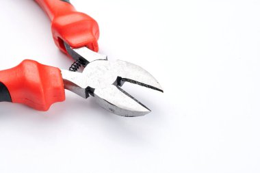 Kerpeten beyaz arka planda izole edilmiş. Tamir, inşaat ve bakım için el aracı