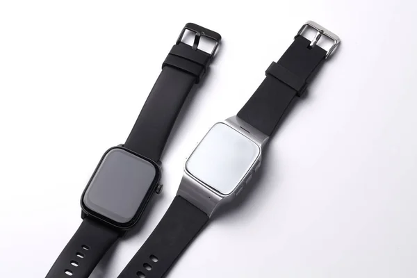 Bezprzewodowy Elektroniczny Zegarek Inteligentny Zbliżeniem Ekranu Dotykowego Izolowany Białym Tle — Zdjęcie stockowe