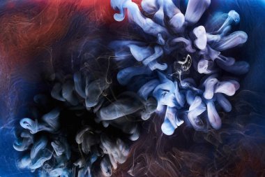 Mavi kırmızı mürekkep soyut arka plan. Parfüm, nargile ve kozmetik ürünleri için akrilik boya arka planı. Gizemli duman bulutları, renkli sis