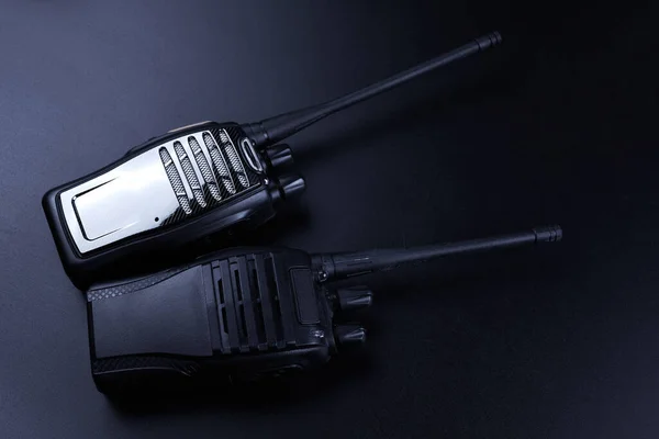 Dispositif Portable Rectangle Noir Avec Antenne Isolée Sur Fond Noir — Photo
