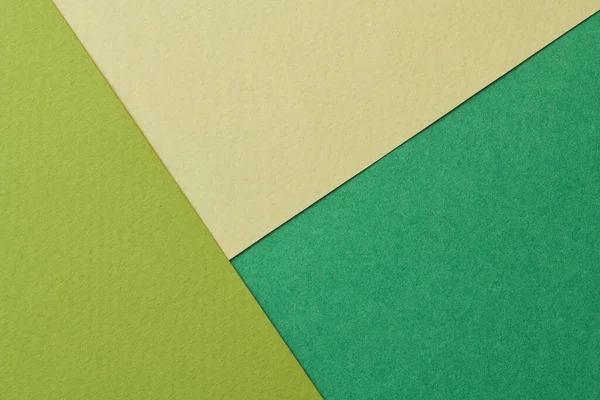 ラフクラフト紙の背景 紙の質感緑の異なる色合い テキストのコピースペースを持つモックアップ — ストック写真