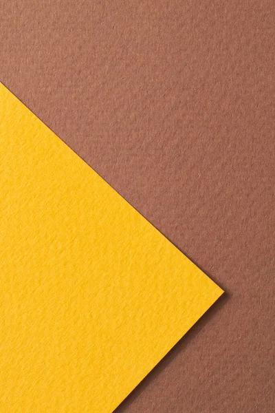 ラフなクラフト紙の背景 紙の質感茶色の黄色の色 テキストのコピースペースを持つモックアップ — ストック写真