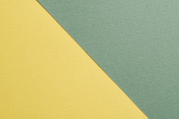 ラフなクラフト紙の背景 紙の質感黄色緑の色 テキストのコピースペースを持つモックアップ — ストック写真