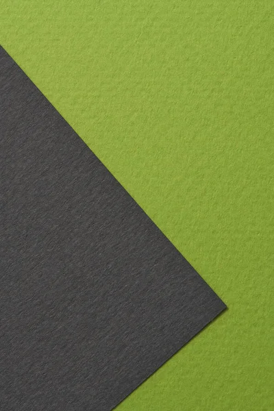 ラフなクラフト紙の背景 紙の質感黒緑の色 テキストのコピースペースを持つモックアップ — ストック写真