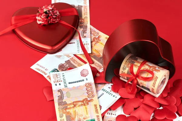 Rublos Rusos Sobre Fondo Rojo Paquete Cinco Mil Billetes Con — Foto de Stock