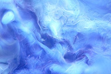 Mavi kontrast sıvı sanat arka planı. Boya mürekkebi patlaması, soyut duman bulutları taklit, suluboya su altı