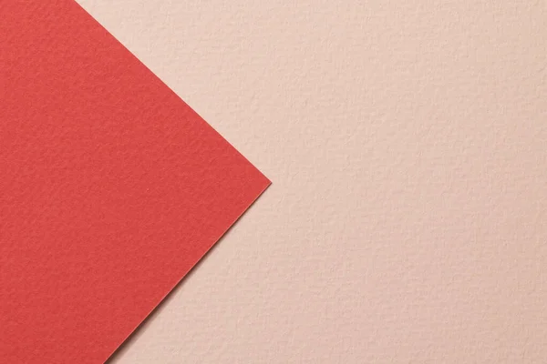 ラフなクラフト紙の背景 紙の質感赤ベージュ色 テキストのコピースペースを持つモックアップ — ストック写真