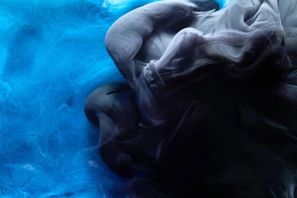青い黒いコントラストの液体アートの背景 ペイントインク爆発煙モックアップの抽象的な雲 水中水彩画 — ストック写真