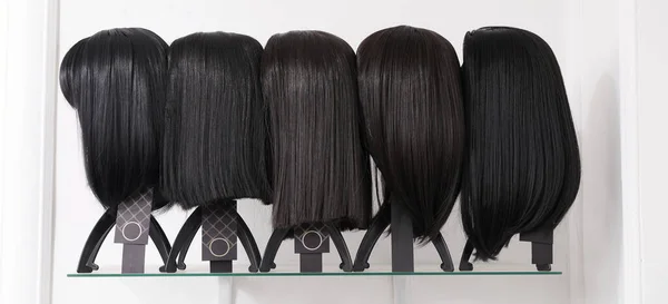 Showcase Natural Looking Wigs Different Haircut Options Fixed Wig Holders — Stock Photo, Image