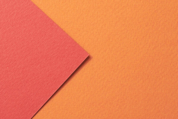 Грубый крафт бумажного фона, бумажная текстура оранжево-красного цвета. Макет с пространством для копирования текста