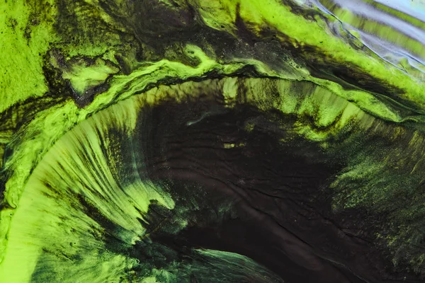 抽象的な緑色の背景 多色流体芸術 スプラッシュやブロックアクリルアルコールインク 水の下に塗料 — ストック写真