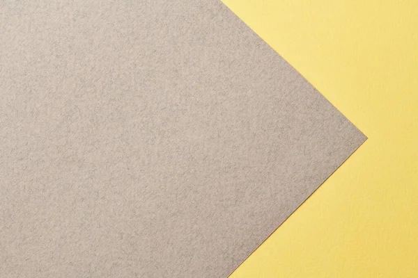 ラフなクラフト紙の背景 紙の質感グレー黄色 テキストのコピースペースを持つモックアップ — ストック写真