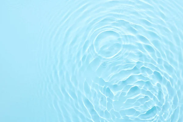 Woda Niebieska Powierzchnia Abstrakcyjne Tło Fale Fale Kremu Nawilżającego Bąbelkami — Zdjęcie stockowe