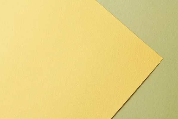 ラフなクラフト紙の背景 紙の質感黄色緑の色 テキストのコピースペースを持つモックアップ — ストック写真