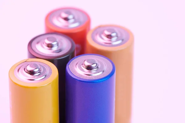 Barevné Alkalické Aaa Baterie Detailní Záběr Izolované Bílém Pozadí — Stock fotografie