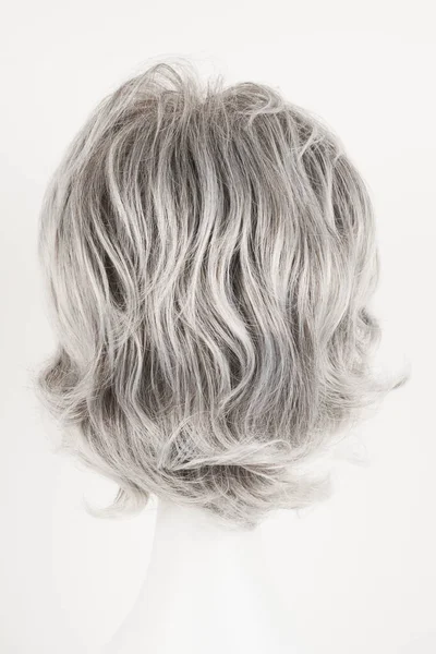 Естественно Выглядит Серебристо Блондинистый Парик Белой Голове Манекена Короткие Волосы — стоковое фото