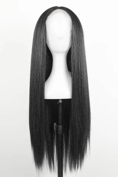 Naturalnie Wyglądająca Czarna Peruka Białej Głowie Manekina Długie Proste Włosy — Zdjęcie stockowe