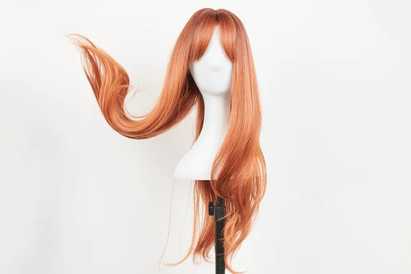 Natural Looking Ginger Wig White Mannequin Head Long Straight Hair — Stock Photo, Image