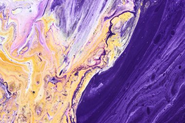 Özel güzel desen, soyut akışkan sanat arkaplanı. Mor eflatun sarısı renklerin karışımı. Yazdırma ve dizayn için mürekkep dokusu lekeleri ve çizgileri
