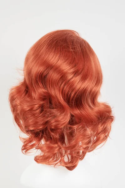 Natural Looking Ginger Wig White Mannequin Head Medium Length Hair — Stock Photo, Image