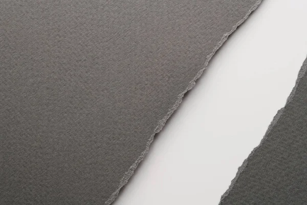 引き裂かれた端が付いている破れたペーパーの芸術のコラージュ スティッキーノートは灰色の白い色 ノートブックのページの何枚かを収集します 抽象的なバックグラウンド — ストック写真