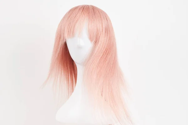 Natural Looking Pink Blonde Wig White Mannequin Head Long Hair — Stock Photo, Image