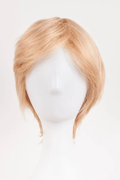 Природньо Виглядає Блондинка Ярмарок Білій Голові Манекена Коротке Волосся Вирізане — стокове фото