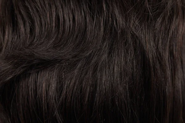 自然な光沢のある髪のクローズアップビュー ダークの束 — ストック写真