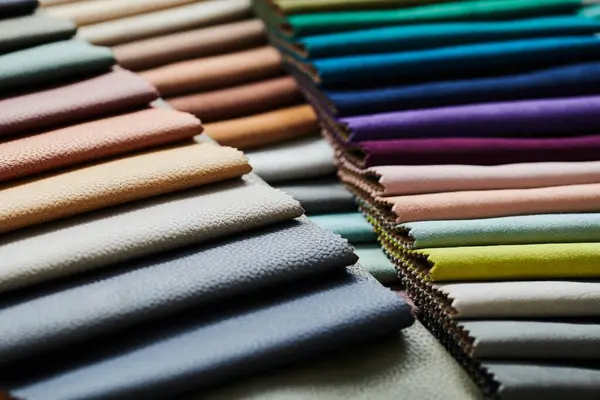 Amostras Coloridas Tecidos Estofos Close Couro Camurça Para Renovação Móveis — Fotografia de Stock