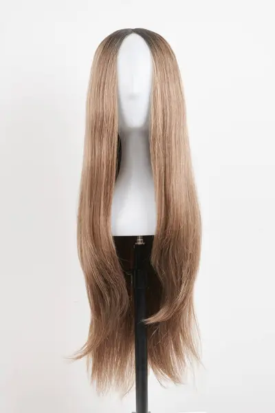 Natural Looking Dark Blonde Wig White Mannequin Head Long Fair — Stock Photo, Image