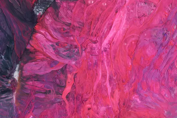 クリエイティブなカラフルなテクスチャードロップ 流動的なアート 抽象的なピンクの海 アクリル印刷の背景 動きの顔料 ペンキの爆発 — ストック写真