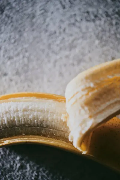Gros Plan Bananes Sur Fond Gris Texturé — Photo