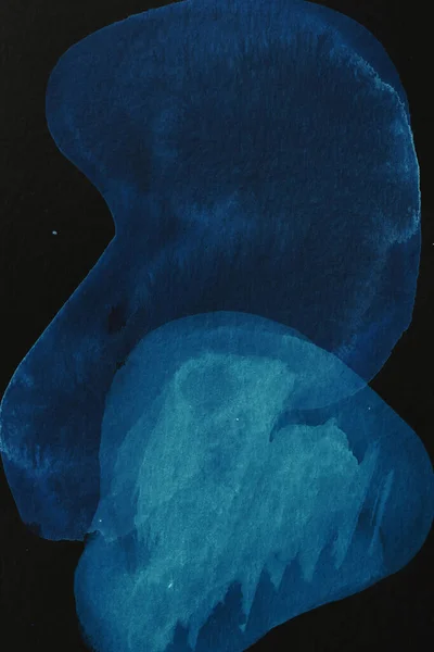 黒と青の抽象的な背景 カラフルなインクブロットと汚れ 壁紙プリント 創造的な背景 混沌としたペイントブラシストローク カードに印刷するためのパターン — ストック写真