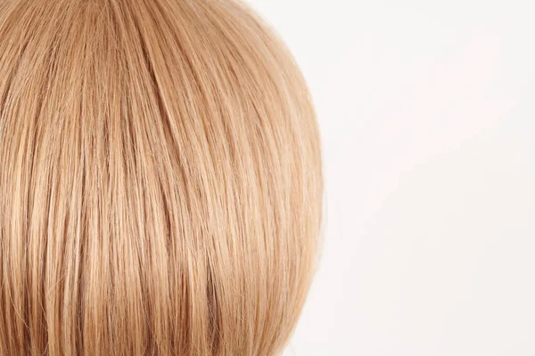 Cheveux Naturels Brillants Belles Boucles Blondes Isolées Sur Fond Blanc — Photo