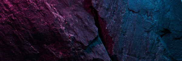 Černý Kámen Textura Růžové Modré Neonové Osvětlení Tmavé Abstraktní Pozadí — Stock fotografie