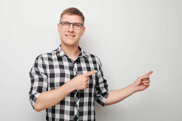 Handsome Man Glasses Pointing Aside Finger Demonstrating Empty Space Product — Stock Photo, Image