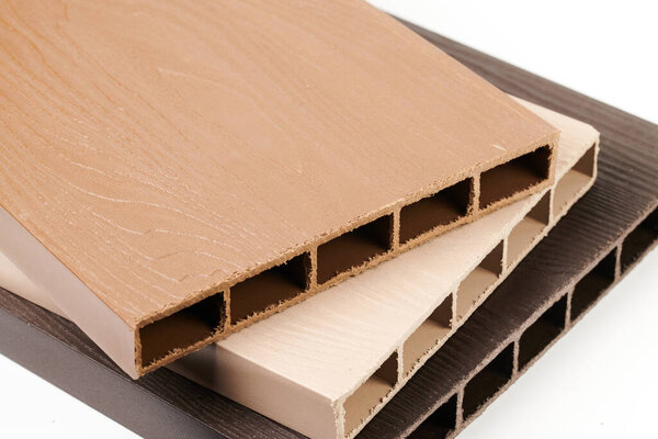 Пластиковая палуба, wpc материал для строительства террас изолированы на белом фоне