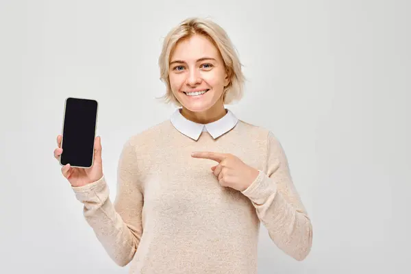 Portrait Young Blond Woman Showing Blank Mobile Phone Screen Excited — Stock Photo, Image
