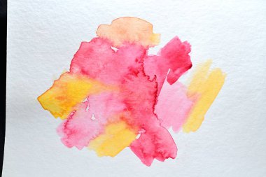 Soyut yaratıcı sanat, kaotik pembe boya vuruşları beyaz kağıt üzerinde, modern baskı deseni arka plan