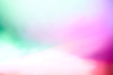 Şeffaf gökkuşağının gölgelerinde bulanık odak ile soyut arkaplan