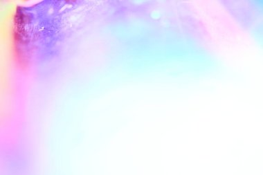 Şeffaf gökkuşağının gölgelerinde bulanık odak ile soyut arkaplan