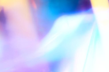 Şeffaf gökkuşağının gölgelerinde bulanık odak ile soyut arkaplan