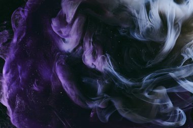 Soyut renkli arkaplan. Hareketli mor boya akışı, sıvı sıvı sanat, uzay gökyüzü