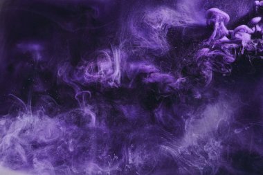 Soyut renkli arkaplan. Hareketli mor boya akışı, sıvı sıvı sanat, uzay gökyüzü