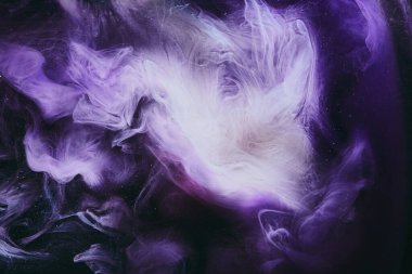 Soyut renkli arkaplan. Hareketli mor boya akışı, sıvı sıvı sanat, uzay gökyüzü