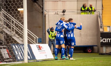 1 Mayıs 2023: IFK Göteborg 'daki oyuncular, IFK Norrkoping maçında 2023 sezonunun ilk golünü kutluyorlar. 