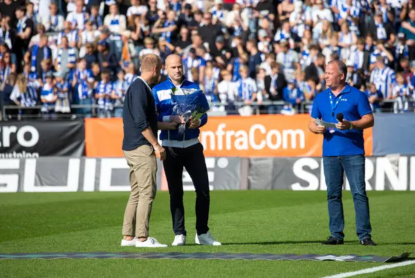 16 Eylül 2023: IFK Gothenburg teknik direktörü Jens Askou, All-Venskan 'da ayın koçu seçilmesi sonrasında sorgulandı:. 