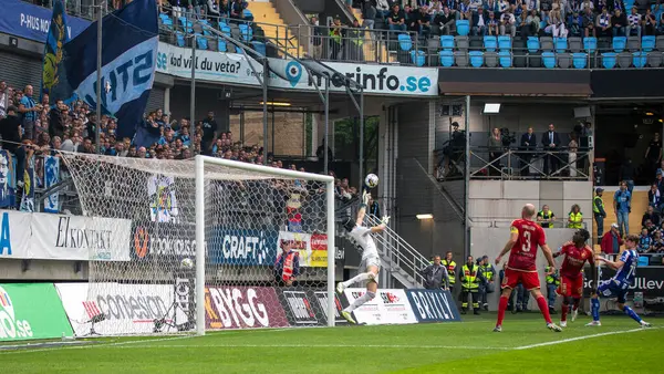 13 Ağustos 2023: Curgarden IF kalecisi Jacob Widell Zetterstrøm, IFK Gothenburg maçında sayı kaydetti. Sonuç: 2-1. 