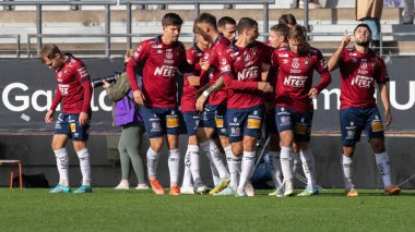 8 Ekim: Orgryte IS ve Utsikten BK arasında maç zamanı. Sonuç: 2-2