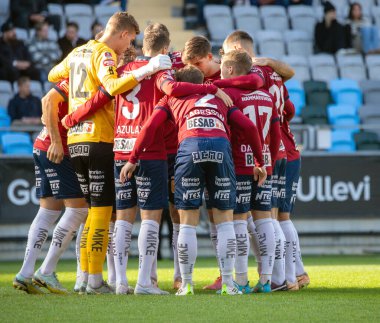 8 Ekim 2023: Utsikten BK ile oynanan maçtan önce Orgryte 'deki oyuncular beraberdi. Sonuç: 2-2